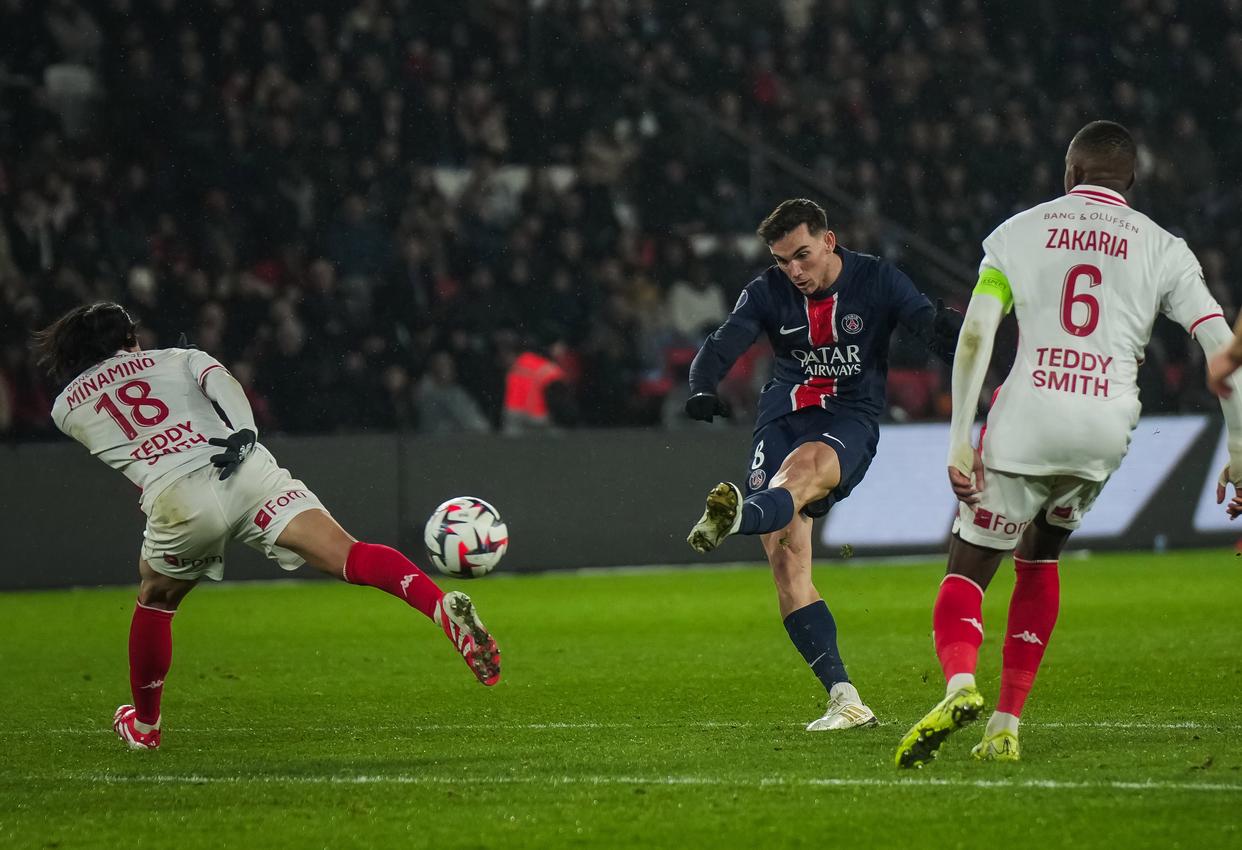 包含法甲精彩片段,球迷反应热烈的词条 包含法甲精彩片段,球迷反应热烈的词条